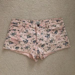 FOREVER 21 LA <3 CA shorts💞